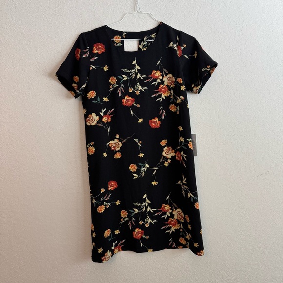 bobeau Dresses & Skirts - NEW Bobeau black floral shift dress